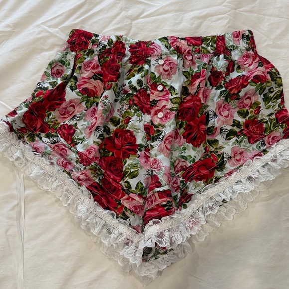 Selkie Roses are red silk slumber party set - Picture 3 of 15